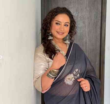 Divya Dutta explains how her seniors helped her in fine tuning technicalities of acting initially