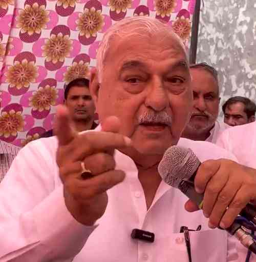 Hooda seeks immediate paddy procurement, alleges farmers forced to sell below MSP