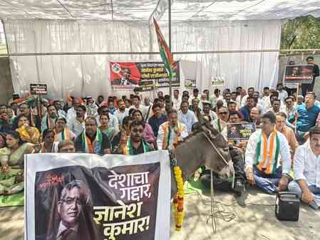 Maha Congress stages agitation against Gyanesh Kumar