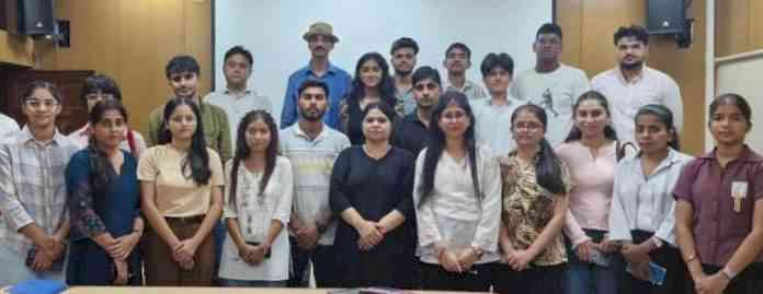 एक मिनट में कानूनी मुद्दों पर बोले एमडीयू के विधि छात्र