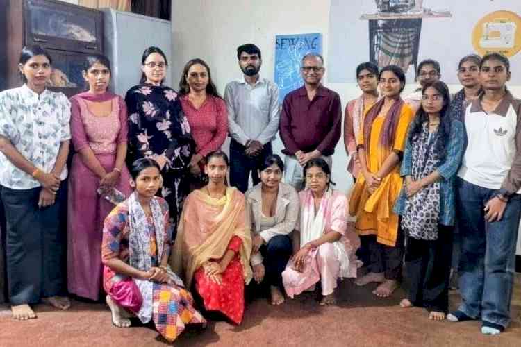 सिलाई-कढ़ाई कोर्स संपन्न, विद्यार्थियों को मिले प्रमाणपत्र