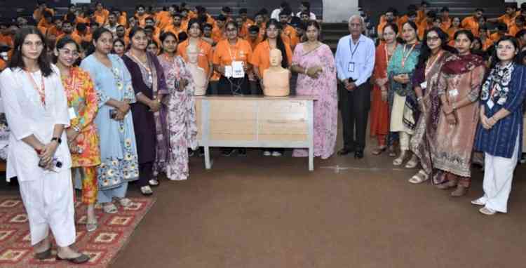 बीएमयू में बीएलएस वर्कशॉप, विद्यार्थियों ने सीखा सीपीआर