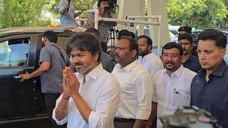 Dharapuram bypoll campaign: Enthusiastic welcome by workers, people to TN CM Vijay 