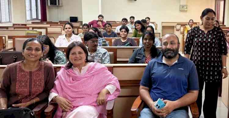 एआई बूट कैंप में सिखाए विद्यार्थियों को तकनीक के गुर