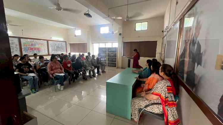 English Literary Society of PCM S.D. College for Women holds Paper Reading Competition