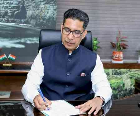 Narendra Bhooshan takes charge as new Union Environment Secretary