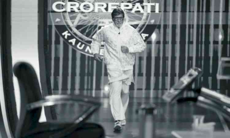 Amitabh Bachchan shares pic of himself running on sets of KBC amidst knee injury news, says ‘keep running’