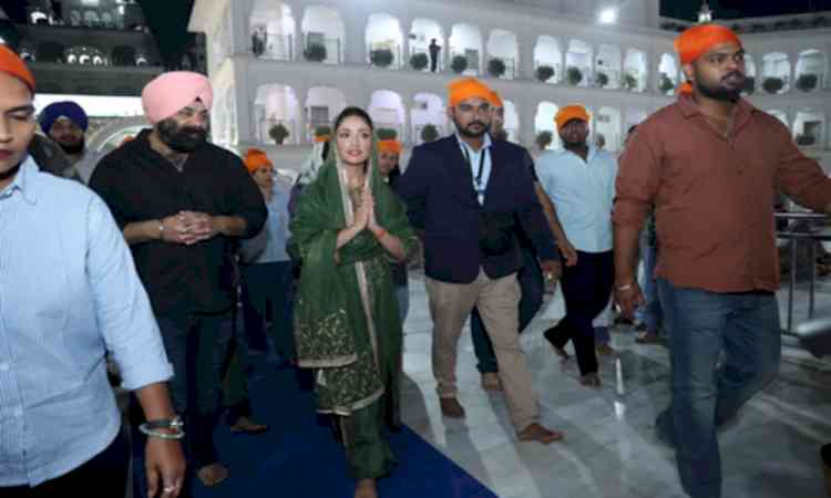 Yami Gautam Dhar seeks divine blessings at Patna Sahib gurudwara ahead of ‘Nayyi Navelli’  release