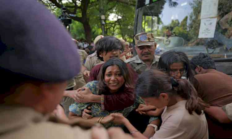 More than 50 detained during protests at Jantar Mantar