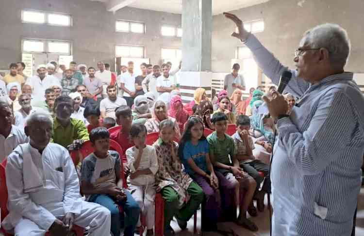 बहकावे की राजनीति नहीं, विकास का हिसाब चाहिएः पूर्व सीएम पर मनीष ग्रोवर ने साधा निशाना