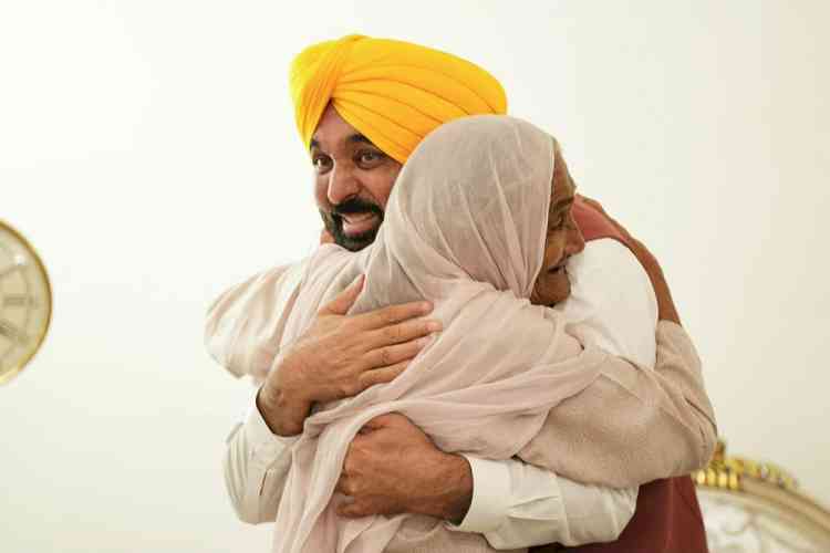 Every Mother & Sister Is Brand Ambassador Of Mawan Dheeyan Satkar Yojna: CM Bhagwant Singh Mann