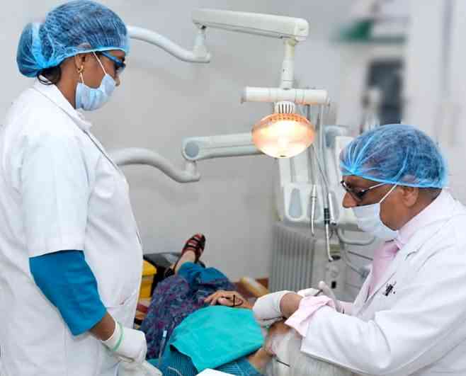 हर चेहरे पर मुस्कान का संकल्प, जरूरतमंदों के लिए मुफ्त दंत सेवा