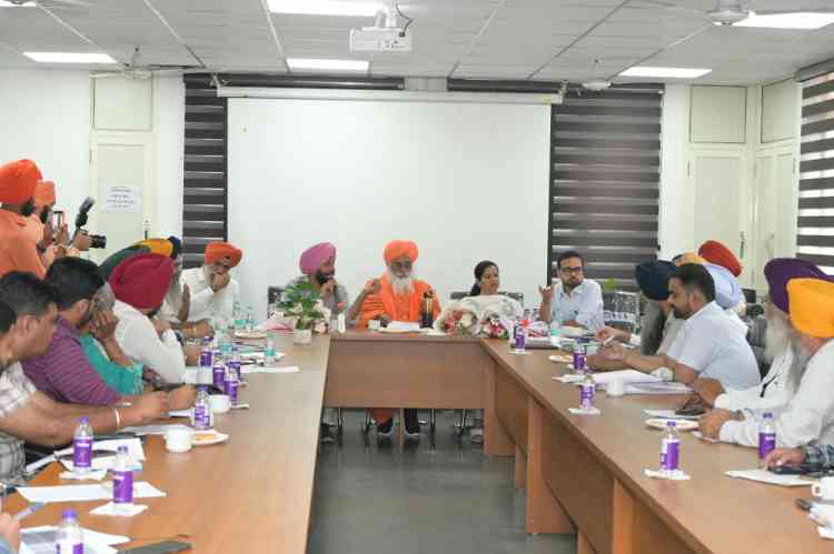 Buddha Dariya Rejuvenation Project: MP Seechewal, Mayor Inderjit Kaur, MLA Grewal and MC Chief Alankar conducts review meeting with dairy farmers 