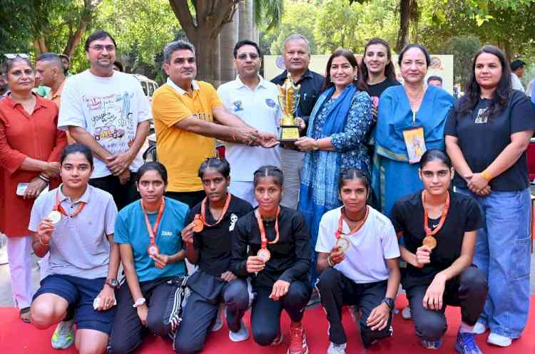 एमडीयू इंटर कॉलेज क्रॉस-कंट्रीः पुरुष वर्ग में सीआरए और महिला वर्ग में टीआरजीसी ने जीता खिताब