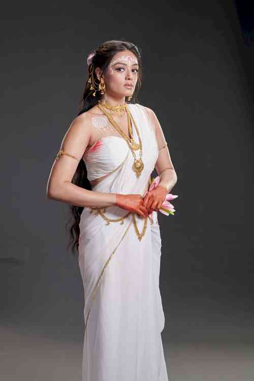 Star Plus Drops The First Character reveal of Supernatural Saga ‘Apsara’, Starring Samiksha Jaiswal and Paras Kalnawat
