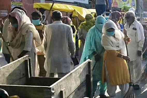 विशेष सफाई अभियान चलाकर हटाया कूड़ा-करकट, नागरिकों को किया जागरूक