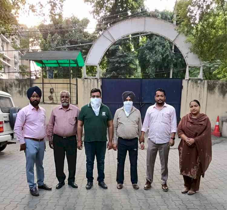 Vigilance Bureau nabs Patwari & his Agent red handed accepting bribe of Rs 4,000