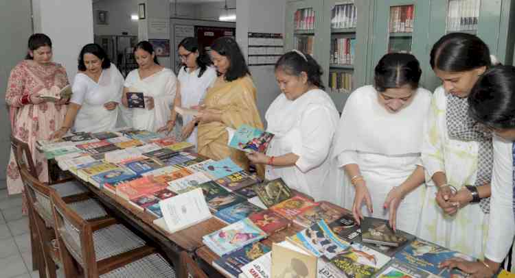 PCM S.D. College for Women Organizes Book Exhibition to Promote Reading Culture