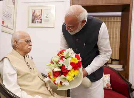 On the day marking his 25 years at the helm, PM Modi calls on LK Advani