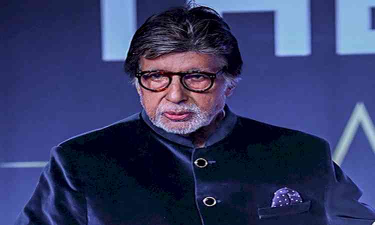 Amitabh Bachchan pays emotional tribute to late Nana Patekar