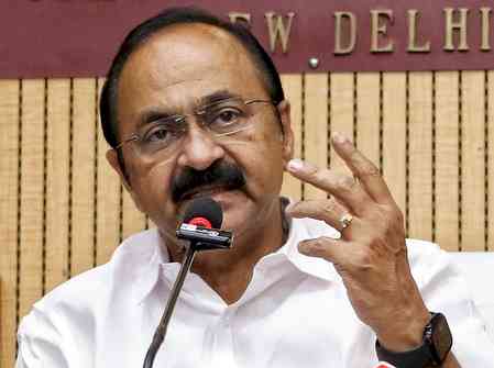 Kerala CM Satheesan condemns detention of Pinarayi Vijayan in Delhi