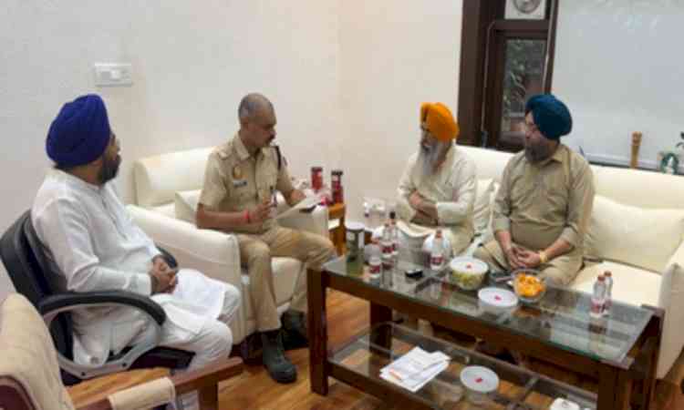 Delhi gurdwara body files complaint against AAP for 'undermining sanctity' of Bangla Sahib