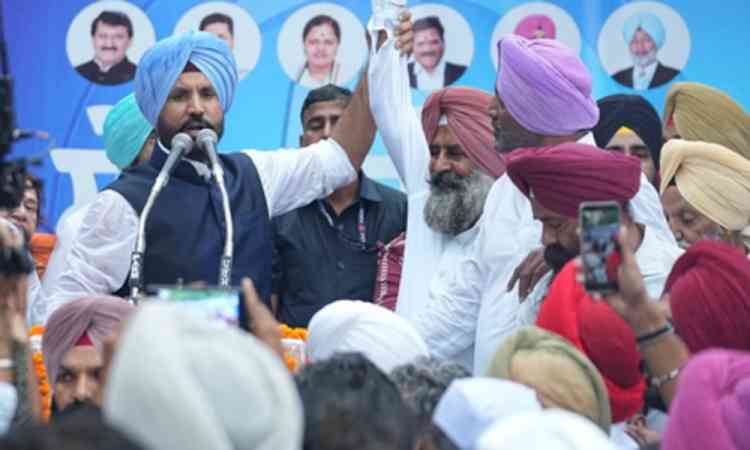 Photo of freedom fighter appeared in Ludhiana voter list, says Congress MP Warring