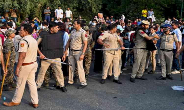 Right to protest undisputed, but manner of protest must follow law, observes SC