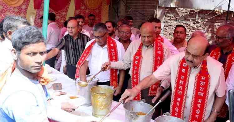 अग्रसेन जयंती समारोहः 78 ने किया रक्तदान, 85 लोगों की मुफ्त स्वास्थ्य जांच