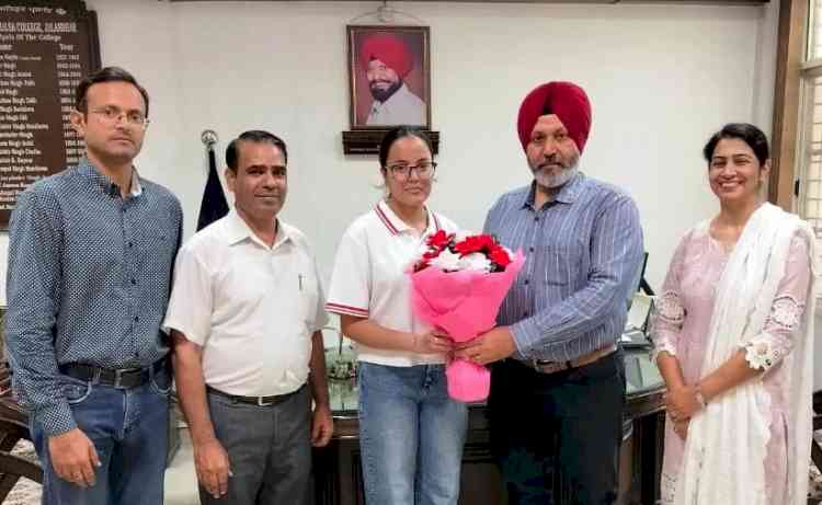 Lyallpur Khalsa College Student Excels in GNDU Examinations