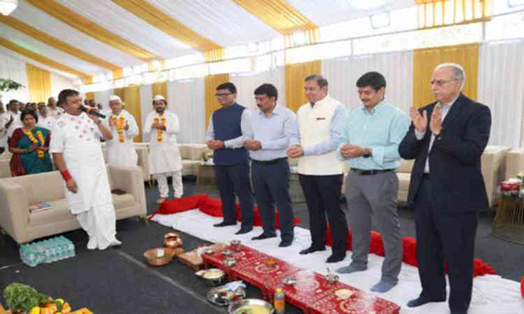 Dharavi rehabilitation construction starts officially with 'Bhoomi Poojan'