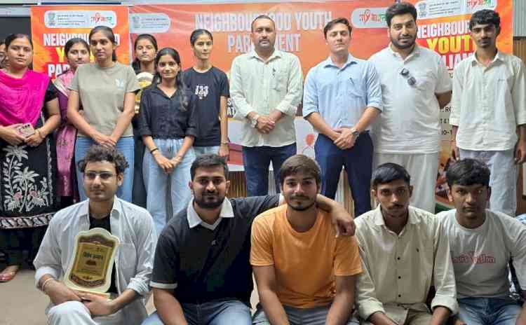 मिनी संसद में गूंजा नशा मुक्त भारत का संदेश, युवाओं ने लिया संकल्प