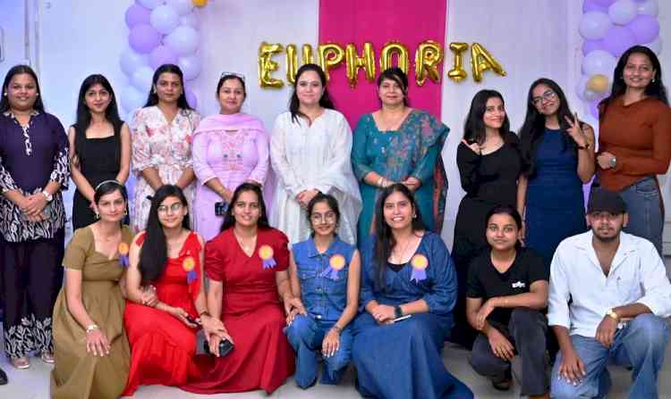 सेंटर फॉर बायोइन्फरमेटिक्स में फ्रेशर्स पार्टी, दीपांशु व पूनम बने मिस्टर, मिस फ्रेशर