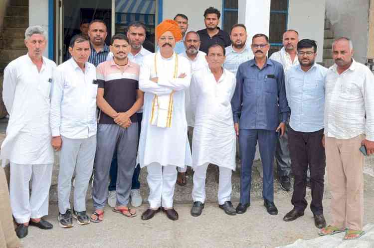 Paddy lifting bottleneck hits Ballah mandi; HIRD Director Dr Chauhan directs officials to fast-track procurement