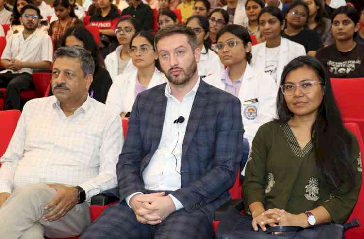 Can damaged tissues be repaired? UCL scientist explores future of regenerative medicine at Panjab University
