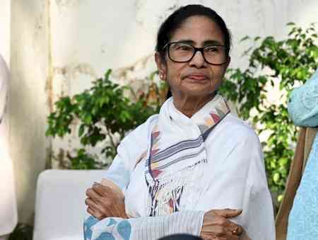 Mamata Banerjee condemns the arrest of CJP leaders