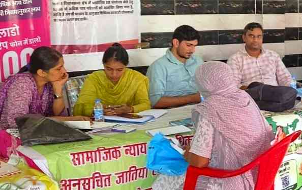 गरीब परिवारों को योजनाओं का लाभ दिलाएंगे सेवा सेतु शिविरः डीसी