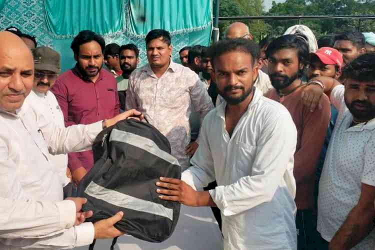 नमस्ते योजना: 317 सफाई श्रमिकों को सुरक्षा किट वितरित
