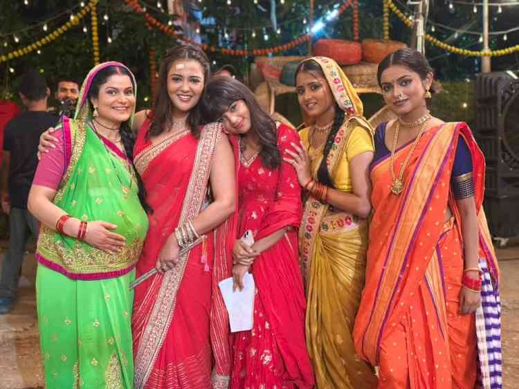 Sony SAB’s Yaadein cast Gulki Joshi and Sehaj Rajput celebrate Navratri with garba, dandiya and festive cheer on set