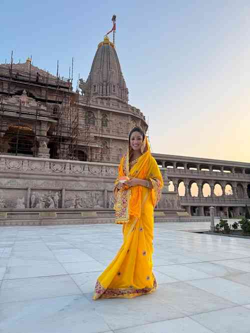 Yami Gautam Dhar Seeks Lord Ram’s Blessings in Ayodhya Ahead of ‘Nayi Naveli’ Release
