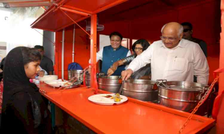 Gujarat to open 101 meal centres for construction workers, daily coverage to rise to 45,000