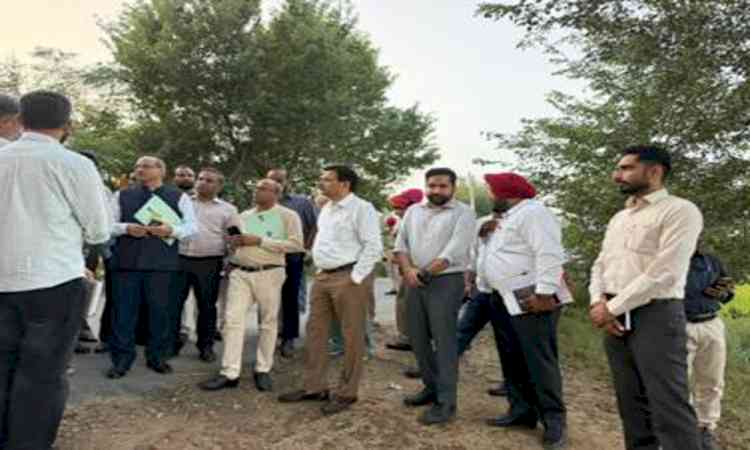 Punjab: CAQM team reviews steps against stubble burning in Moga 