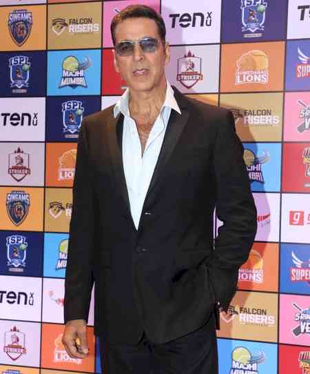 When Akshay Kumar revealed that his father is the only influence in his life