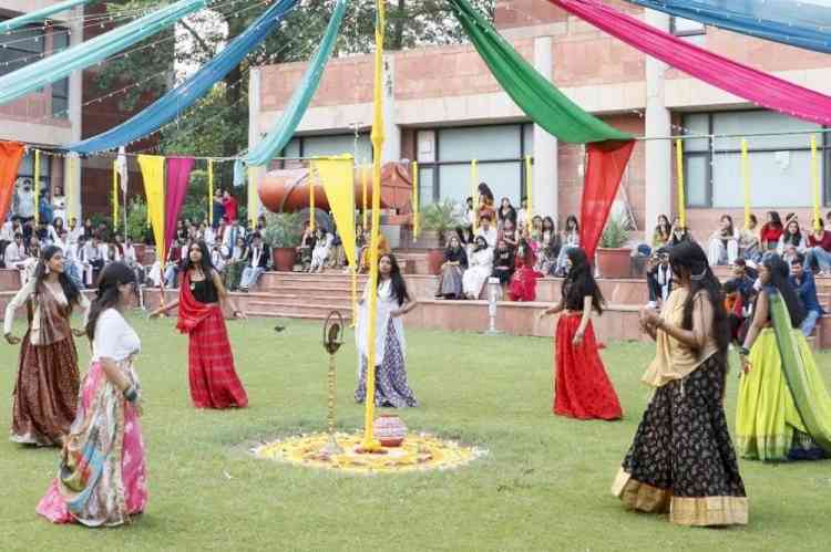 Dandiya beats turn SUPVA campus into a festive dance floor; Students celebrate Navratri with Garba