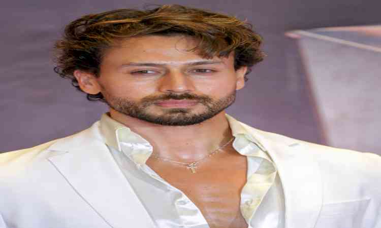 Mumbai: Bollywood star Tiger Shroff escapes unhurt as three assailants fire at his car