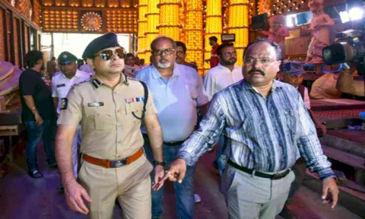 Kolkata Police releases guidelines for puja organisers, cancels all VIP passes after stampede