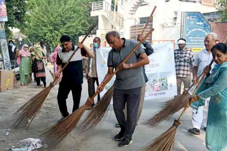 नगर निगम ने वार्ड-14 में चलाया सफाई अभियान, नागरिकों से सहयोग की अपील