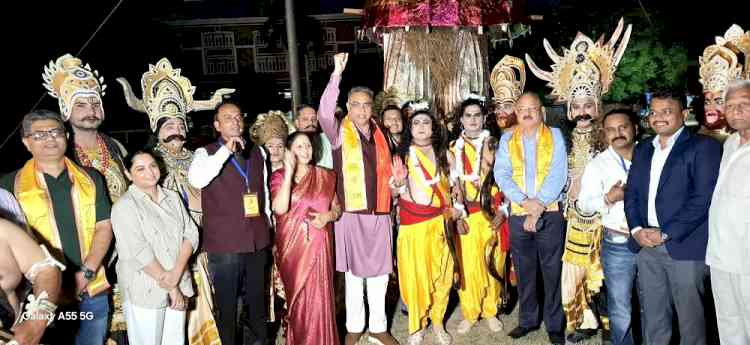 Senior BJP leader Sanjay Tandon attends Dussehra celebrations, calls for upholding the ideals of Lord Ram