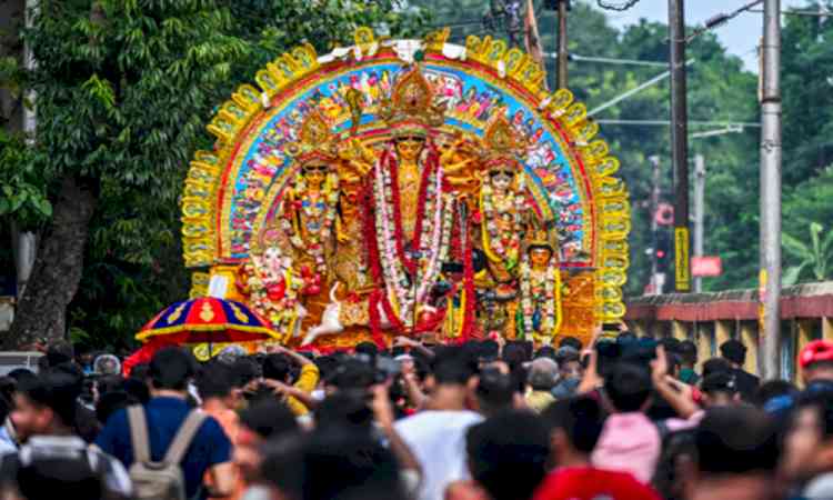 Over 700 Durga idols immersed in Hooghly river till 7 pm