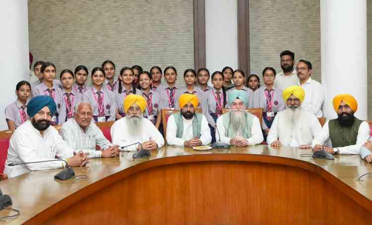 Punjab Vidhan Sabha Opens Its Doors to Students; CM Bhagwant Singh Mann Encourages Them to Dream Big